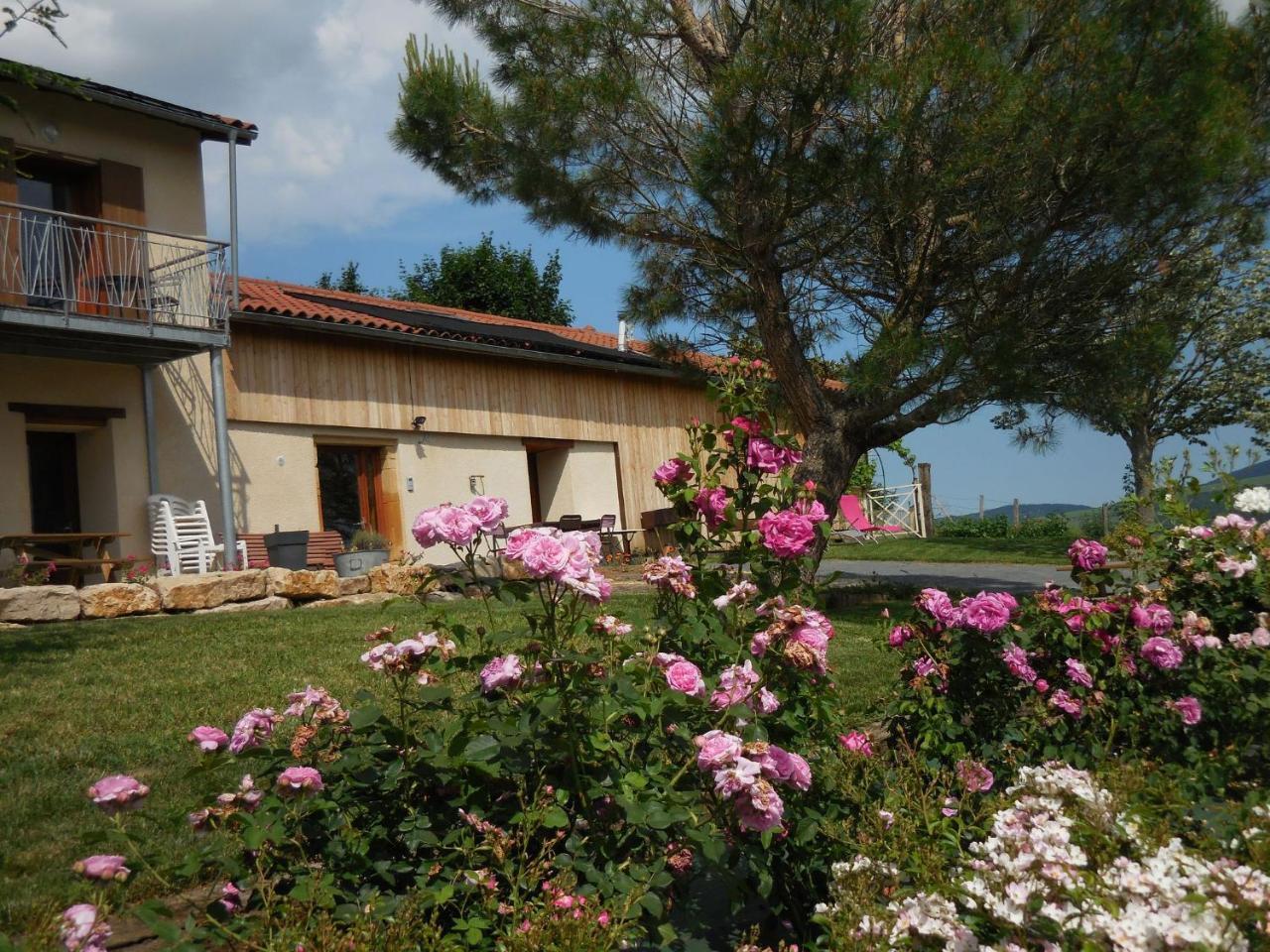 Maison D'Hotes Des 2 Chenes Bessenay Exterior photo