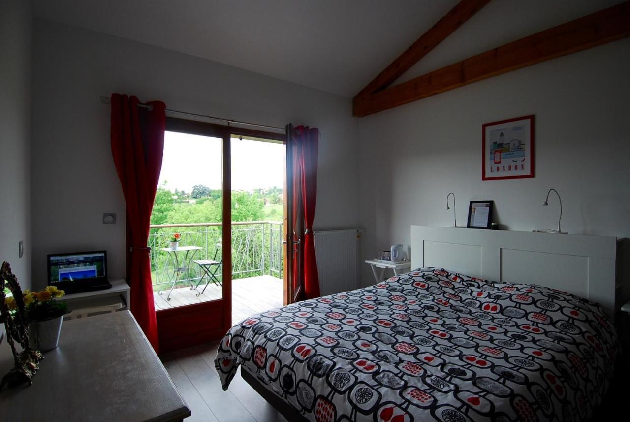 Maison D'Hotes Des 2 Chenes Bessenay Exterior photo
